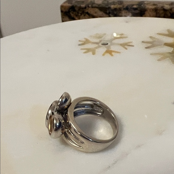Chic Silver Multi-Stone Ring - Picture 2 of 3